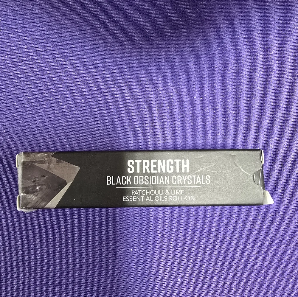 Strength Essential Oil Roller Ball Perfume - Picture 2 of 4